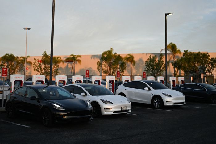 Agreements with Ford, GM and Rivian have made Tesla’s fast-charging connector type the de facto standard in North America.