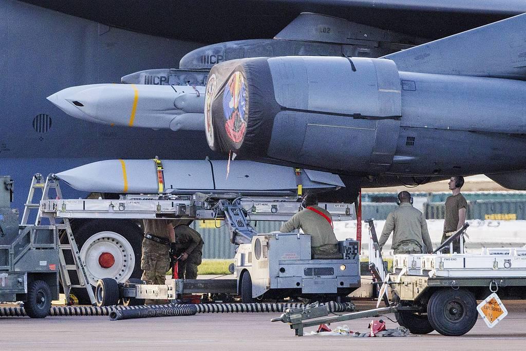 △美国空军B52轰炸机挂载巡航导弹（资料图）