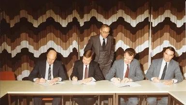 飞利浦与ASML签署合资公司