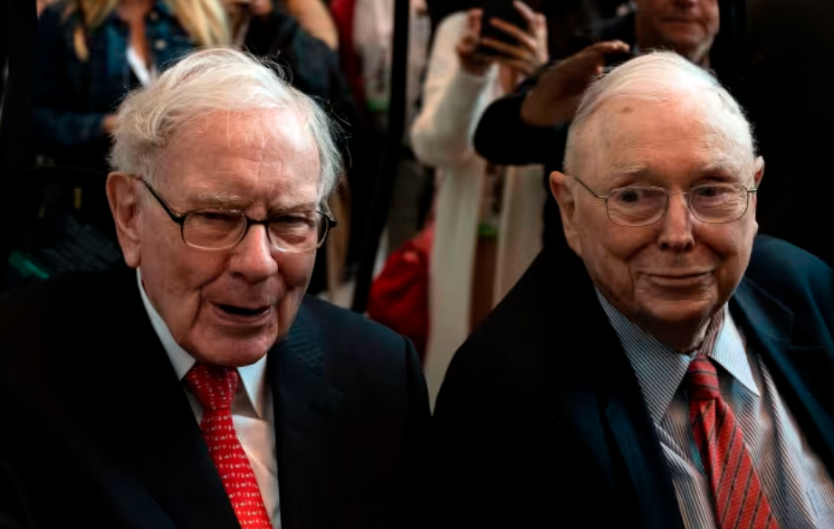 Warren Buffett (L), CEO of Berkshire Hathaway, and vice-chairman Charlie Munger at the company’s 2019 annual shareholders meeting. Buffett called Munger, who passed away in Nov. 2023 at the age of 99, the ‘architect’ of Berkshire’s growth.