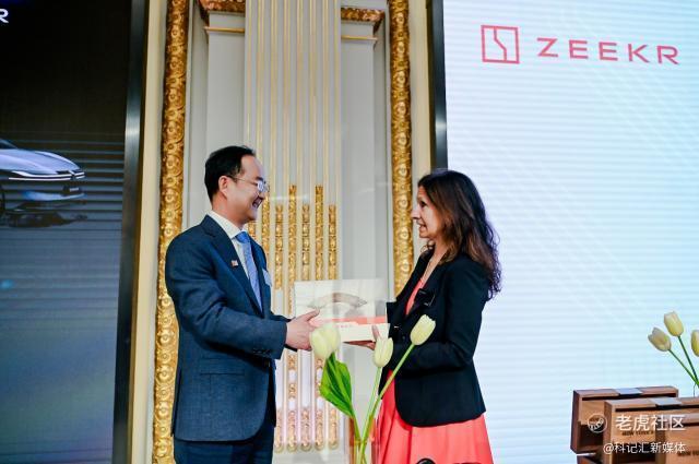 中国代表性AR力量，Rokid AR Lite在空间计算领先“一个身位”-科记汇