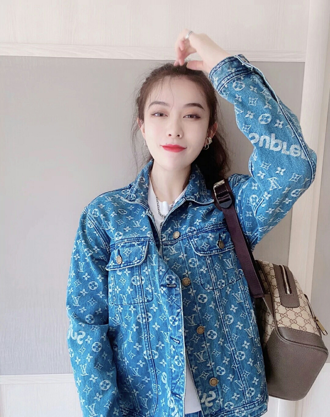 芳心向春尽所得是沾衣