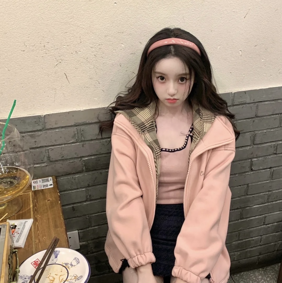 白呆呆爱吃草莓