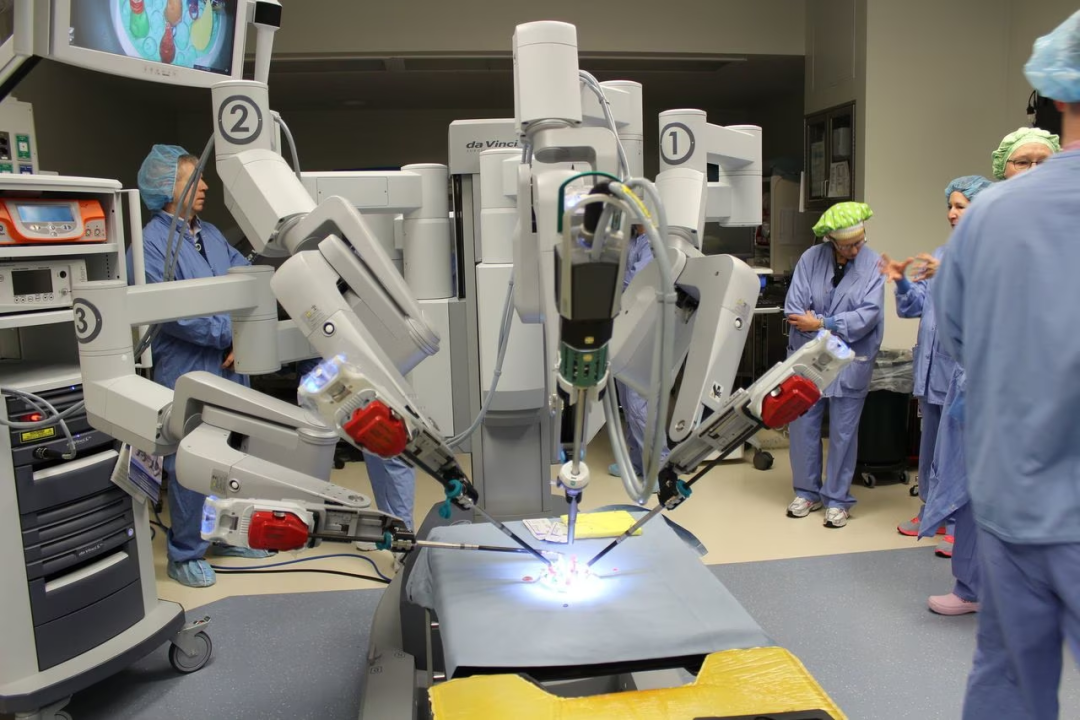 Da Vinci Surgical Robot Doesn't Need a Lot of Spac